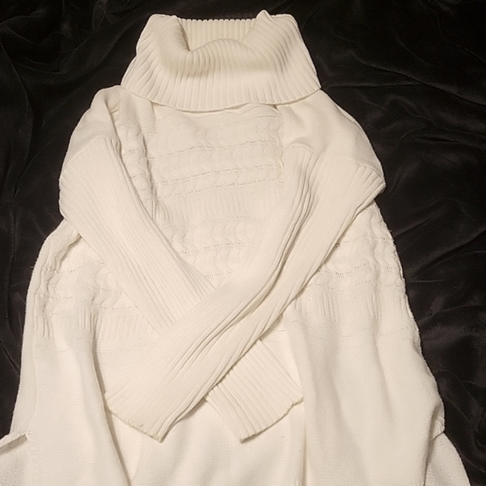 Oversized turtleneck sweater
